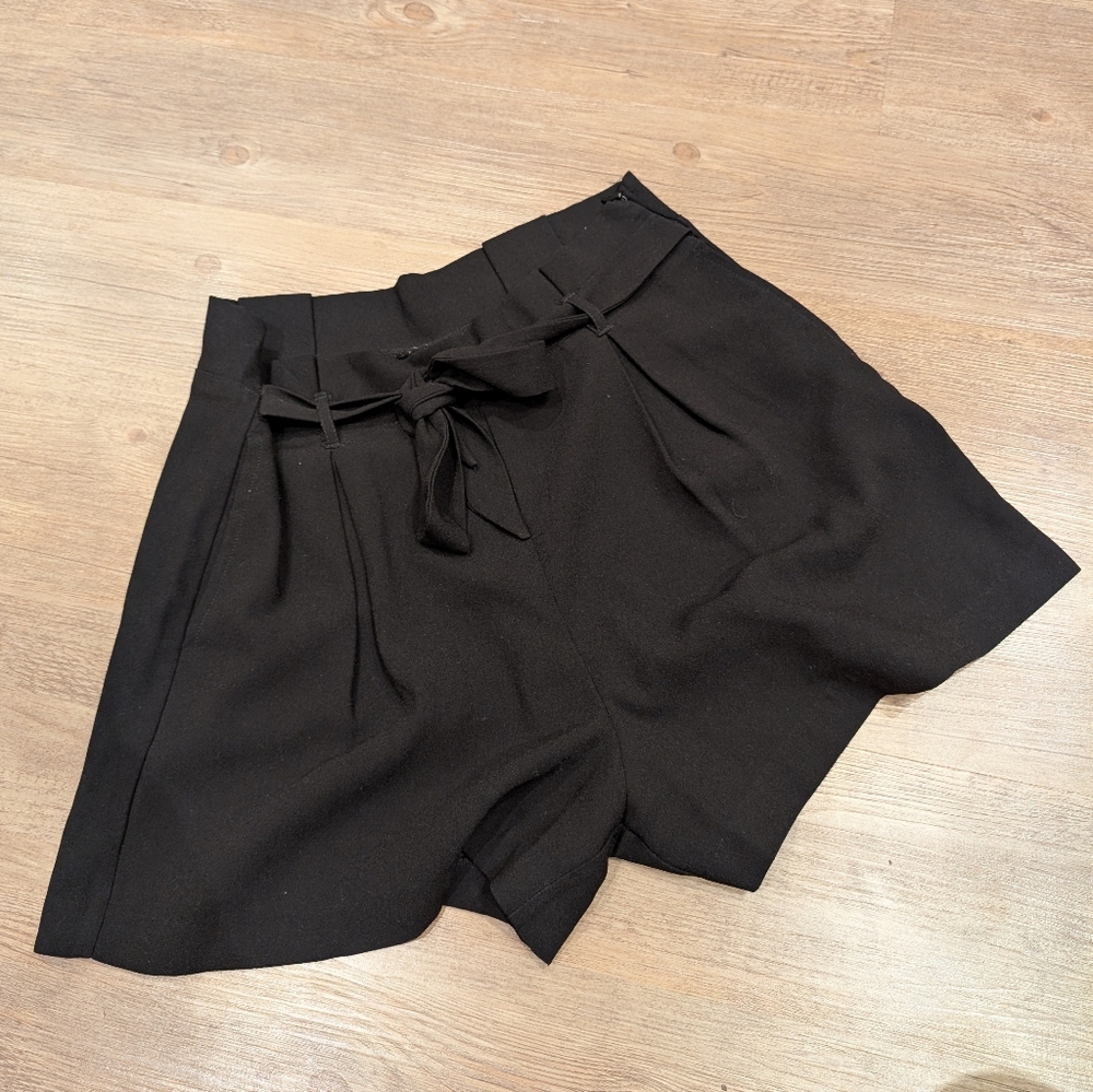 Stradivarius Black High Waisted Dress Shorts - Picture 3 of 10